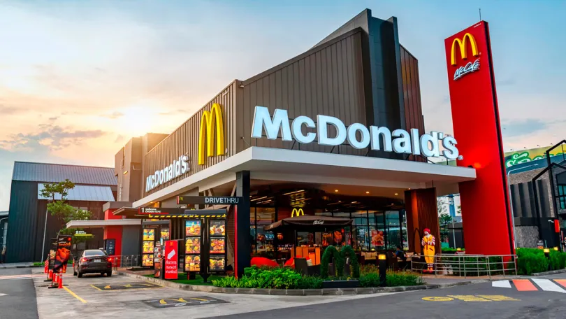 Новости - Искусственный интеллект: McDonald’s будет использовать искусственный интеллект Google для улучшения качества обслуживания